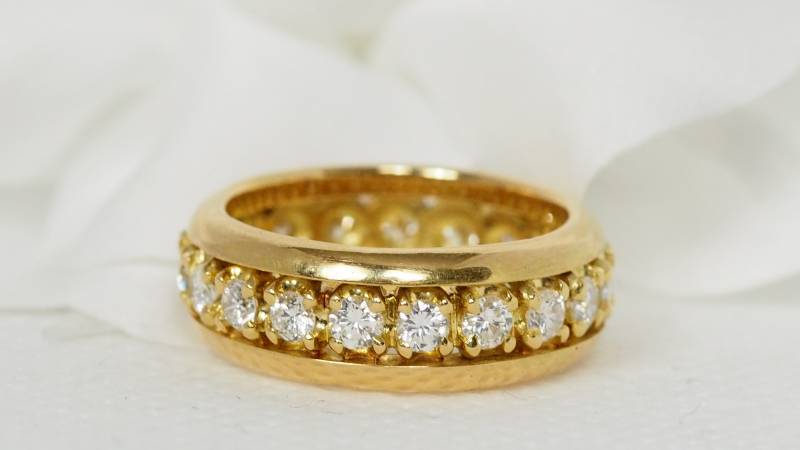 Alliance américaine en or jaune et diamants 1,20 ct en vente dans notre bijouterie à Marseille - rf 29256