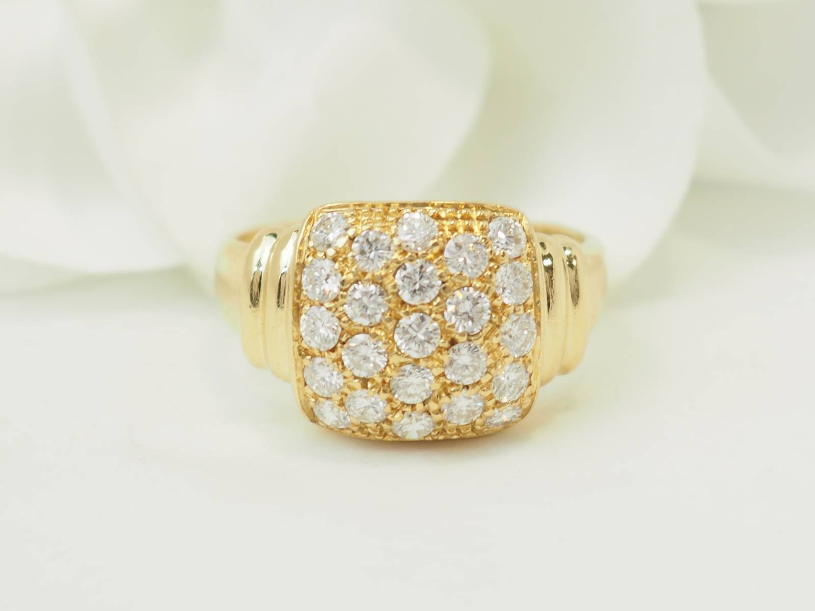 Bague pavage vintage en or jaune 18 carats et diamants – 0,90 ct- en vente à Marseille - rf 33722