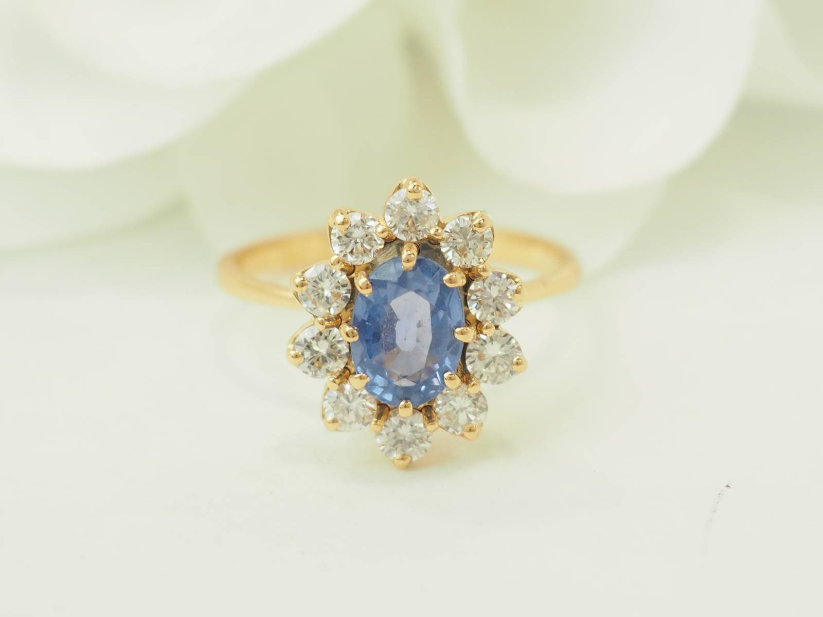 luxury sapphire ring