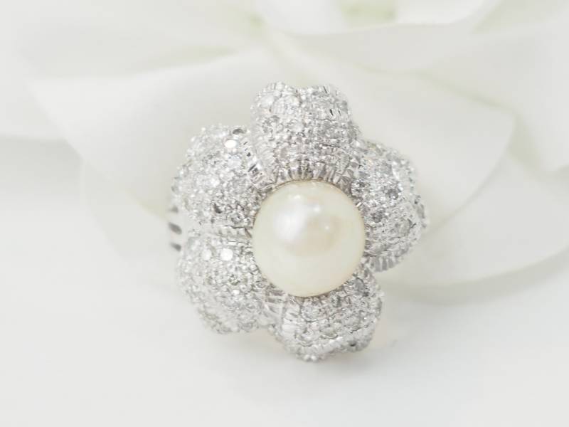 Bague Fleur en or blanc, perle de culture et diamants en vente à Marseille - rf 33405