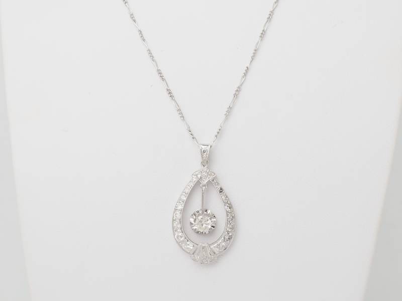 Collier Art déco en or blanc et diamants  en vente près d'Aubagne - rf 33429