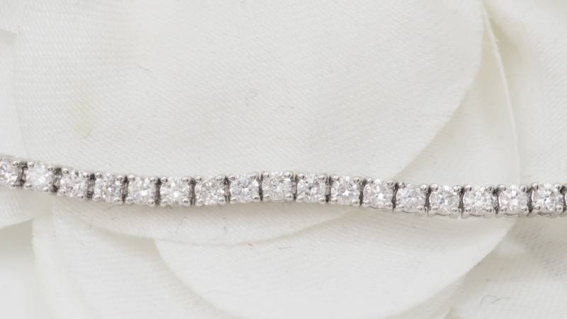 Bracelet de luxe rivière en or gris et diamants 2,04cts en vente à Marseille - rf 31633