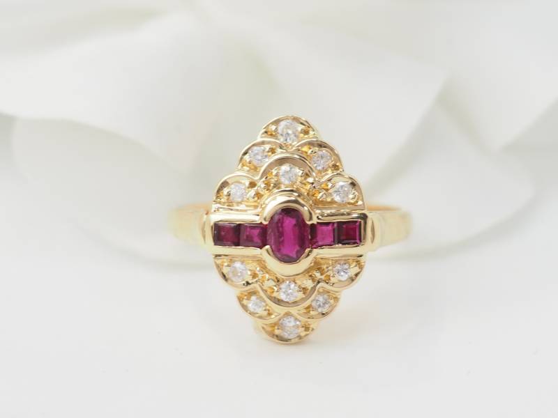Bague en or jaune, rubis et diamants en vente à Marseille