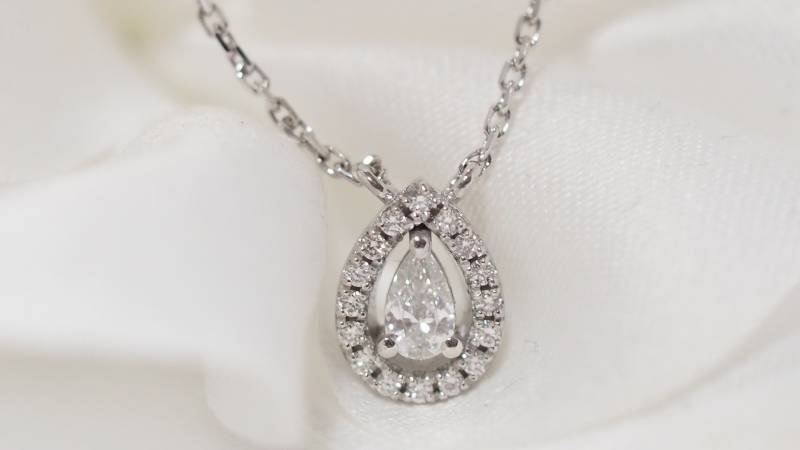 Collier pendentif en or blanc et diamants en vente à Marseille - Ref 31208