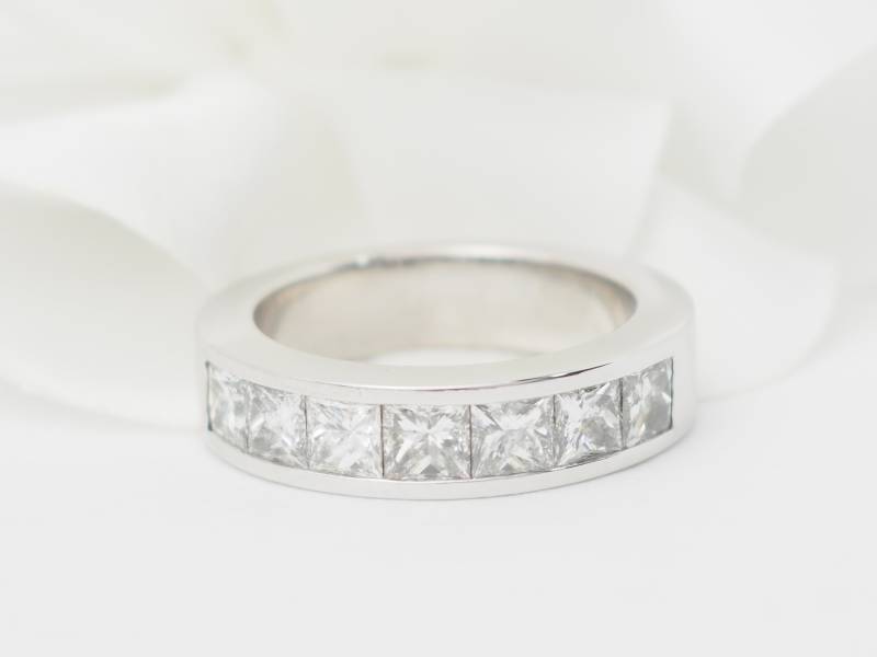 Alliance en or blanc et diamants 1,50ct en vente à Marseille - rf 33243