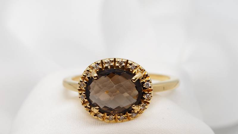 Idée cadeau bague originale pas chère en or et diamants en vente près d'Aubagne