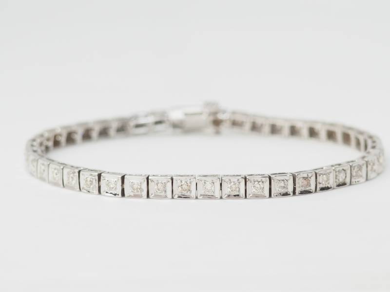 Bracelet rivière en or blanc et diamants en vente à Marseille