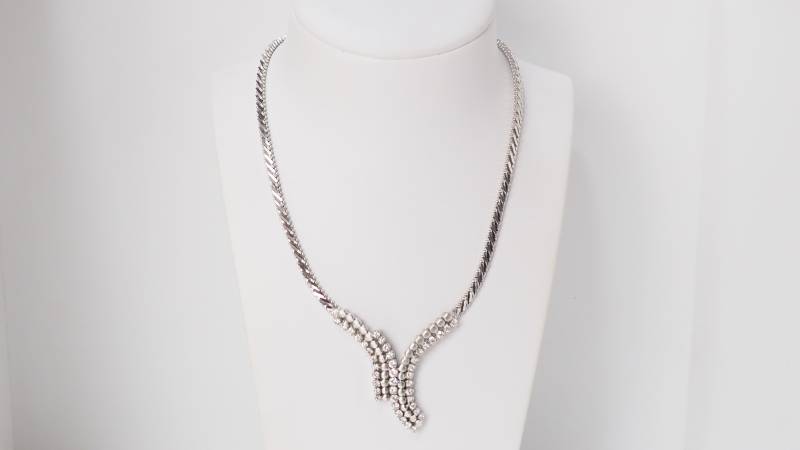 Collier en or blanc et diamants