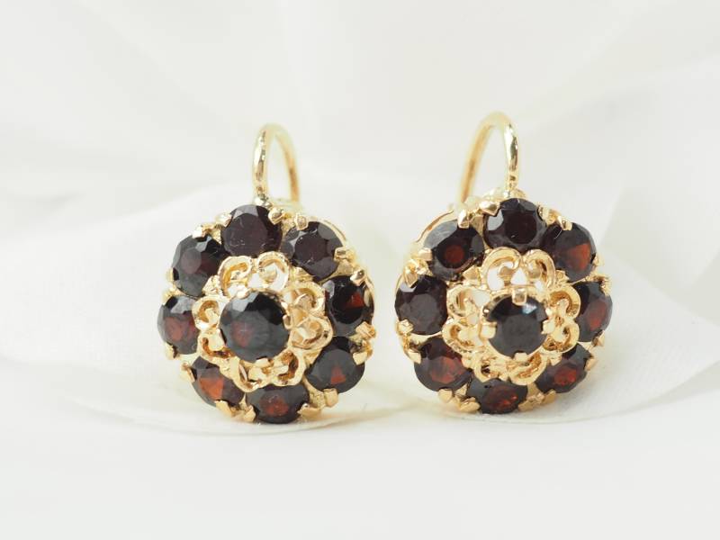 Dormeuses en or jaune et grenats en vente à Marseille