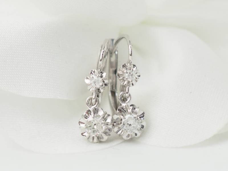Boucles d'oreilles dormeuses en or blanc et diamants en vente à Marseille -  rf 33306