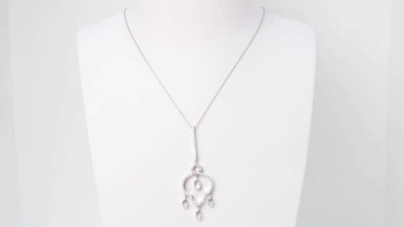 Collier en or blanc et diamants