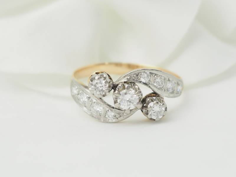 Bague style art nouveau en or bicolore et diamant en vente à Marseille