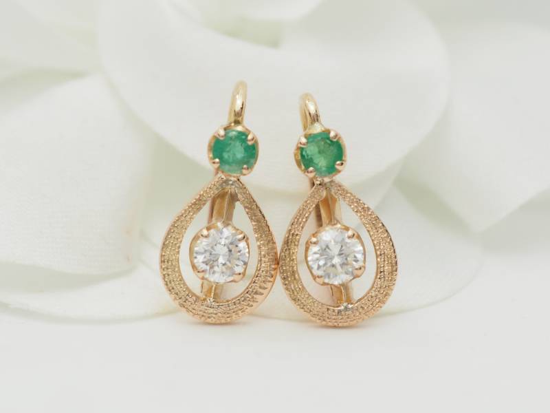 Boucles d'oreilles en or jaune, émeraudes et diamants en vente à Marseille - rf 33325