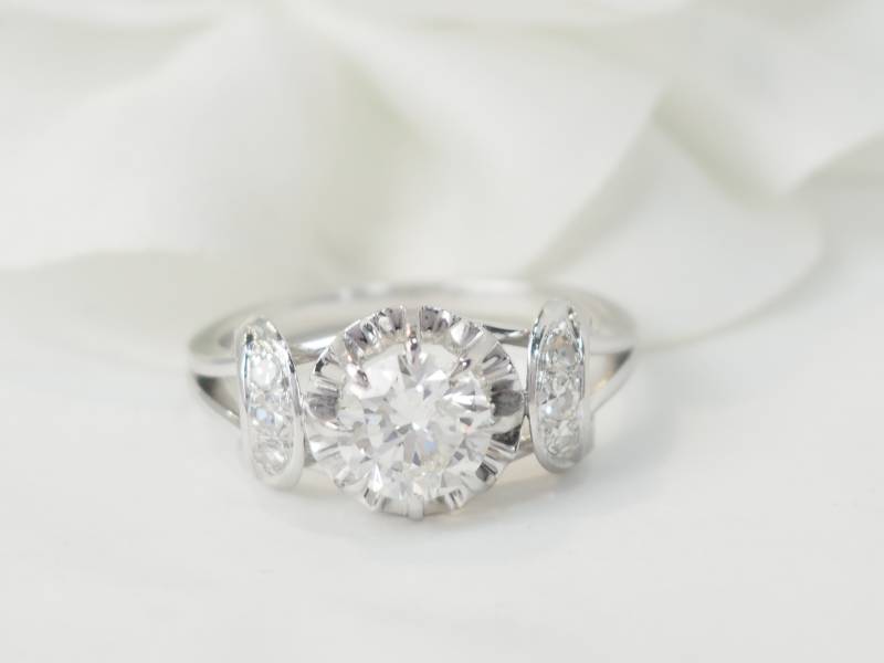 Bague solitaire ancien en or blanc et diamant en vente à marseille