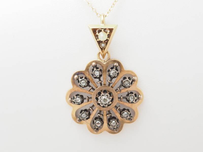 Pendentif Napoleon III en or rose et diamants en vente à Marseille