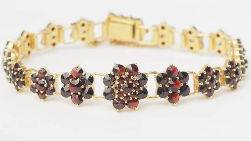 Bracelet vintage en or jaune et grenat