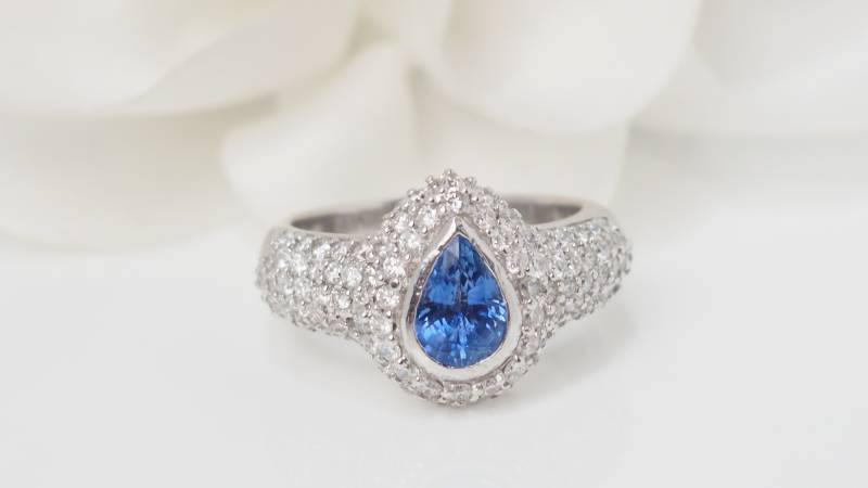 saphir Ceylan taillé en poire en vente près de de l'Opéra à Marseille