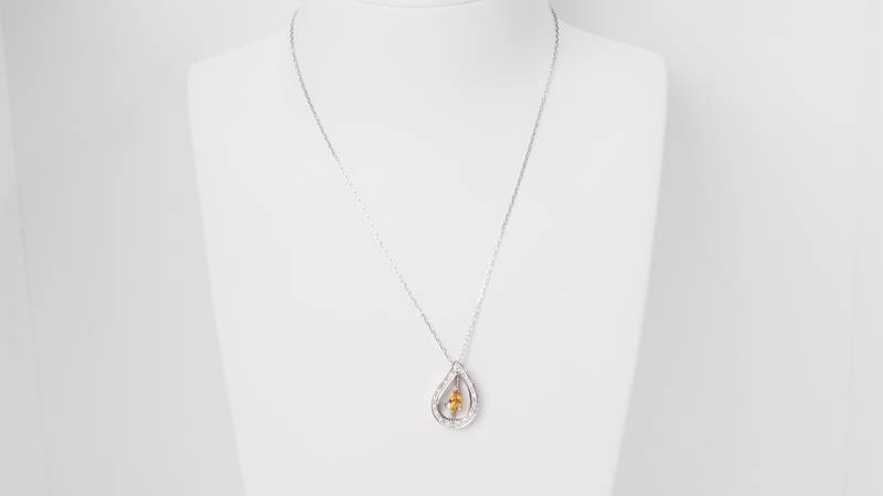 Collier pendentif en or blanc, citrine et diamants