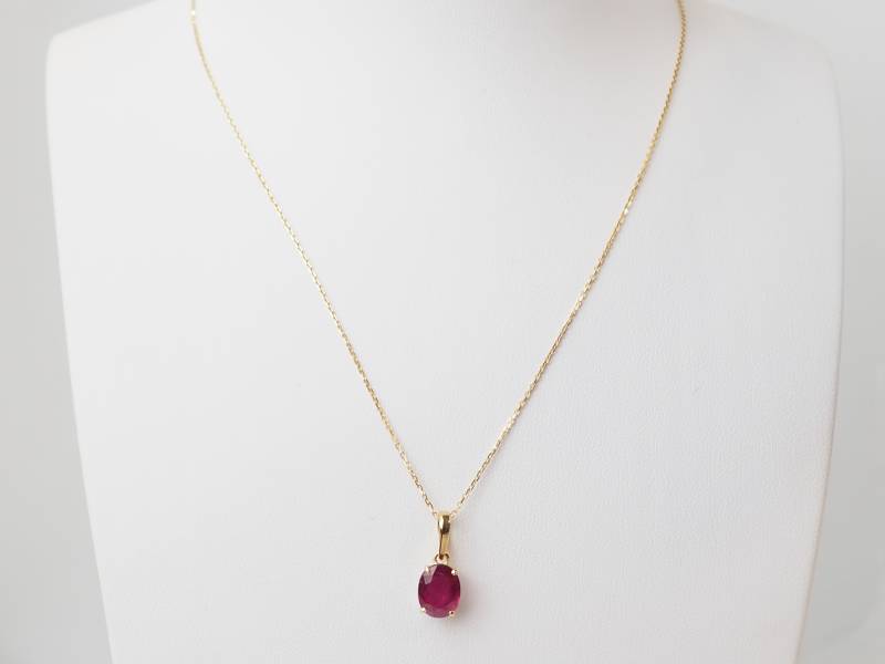 collier en or jaune et rubis en vente à Marseille
