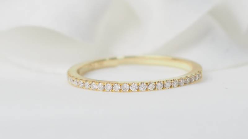 Demi alliance en or jaune et diamants en vente à Marseille