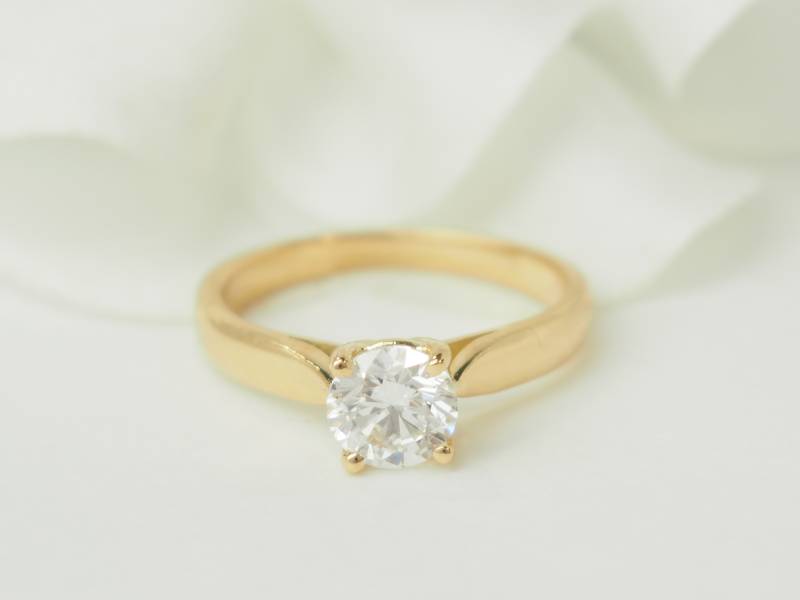 Bague solitaire en or jaune et diamant de 0,77ct en vente à Marseille - rf F5053