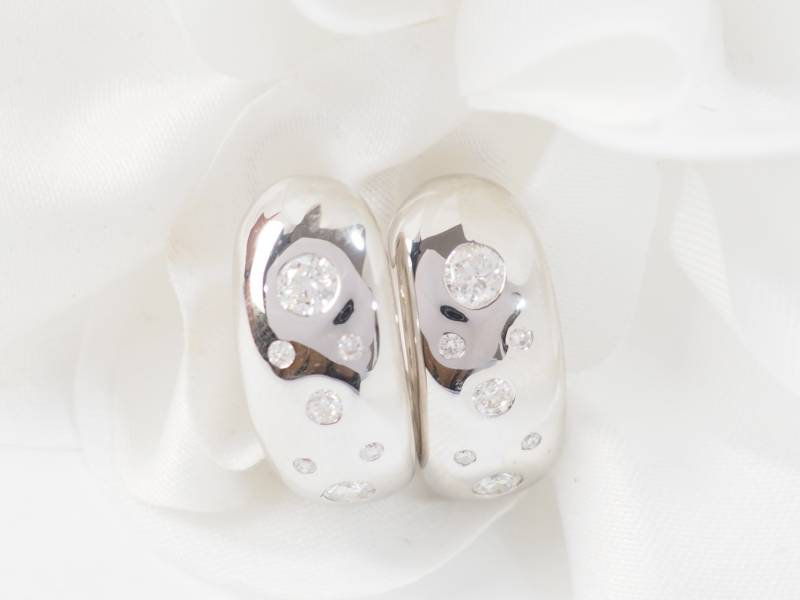 Boucles d'oreilles en or blanc et diamants