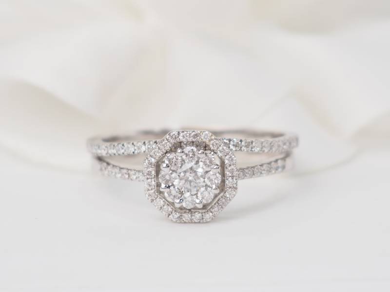 Bague solitaire en or blanc et diamants 0.66ct en vente à Marseille - rf 21835/30916
