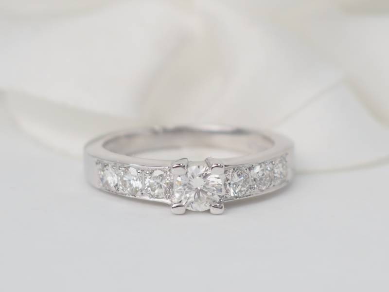 Bague solitaire en or blanc et diamant de 0,28 ct en vente à Marseille - rf F4581