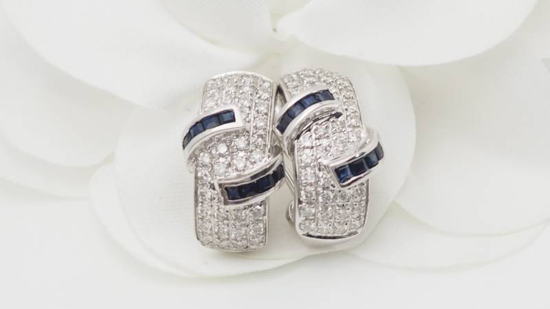 Boucles d'oreilles en or blanc , saphirs et diamants