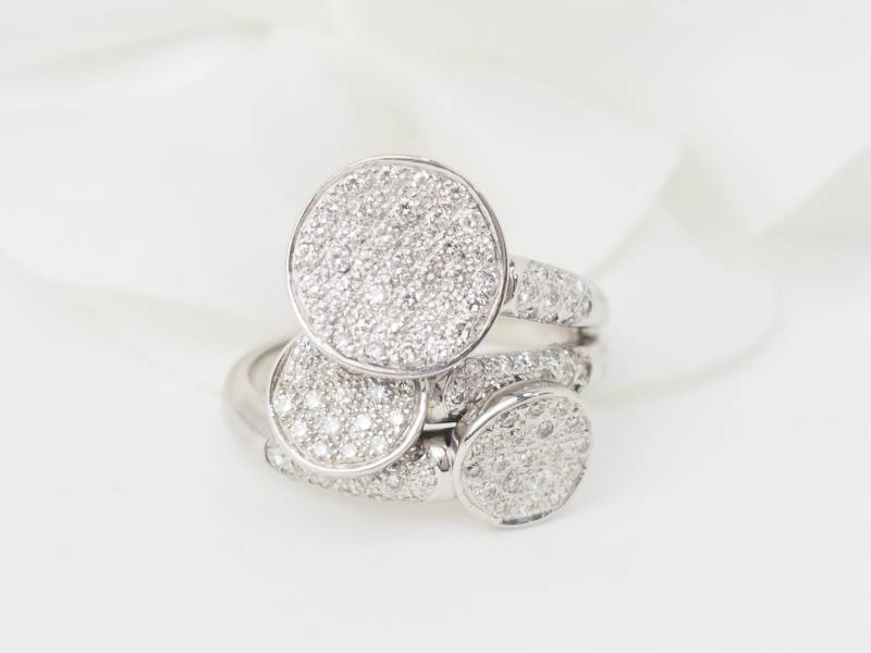 Bague motifs cerles sertis de diamants en vente près d'Aix en Provence