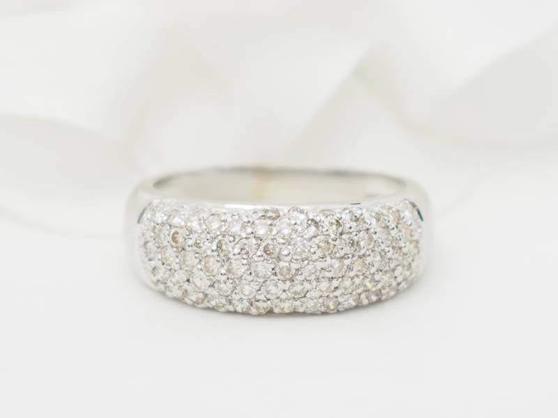 Bague jonc en or blanc et diamants disponible près d'Aix-en-Provence - rf 33104