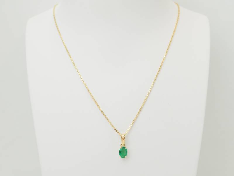 Collier émeraude naturelle 0,65 carat en or jaune 18 carats