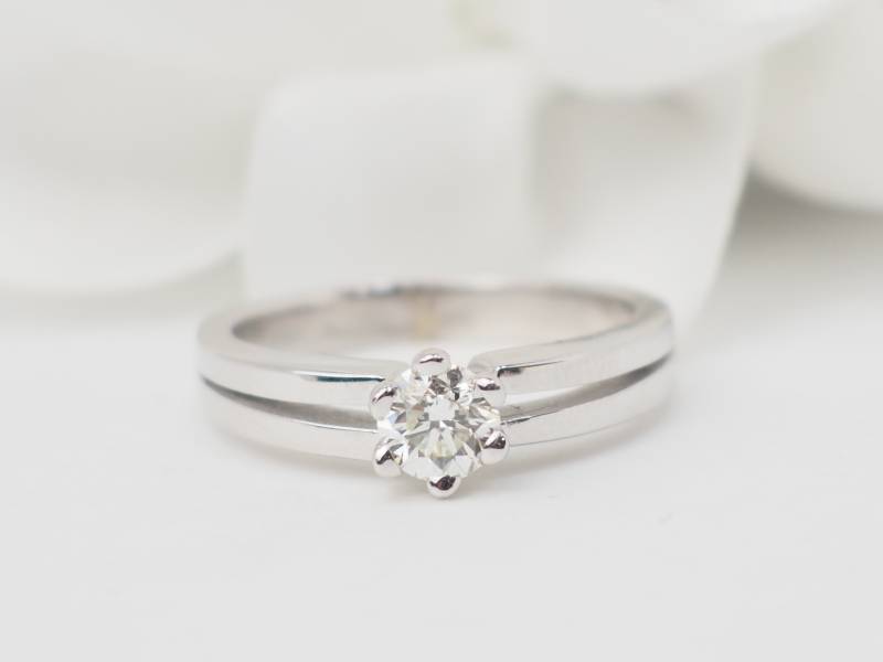 Bague Solitaire en or blanc et diamant 0.45ct en vente à Marseille - rf 21512