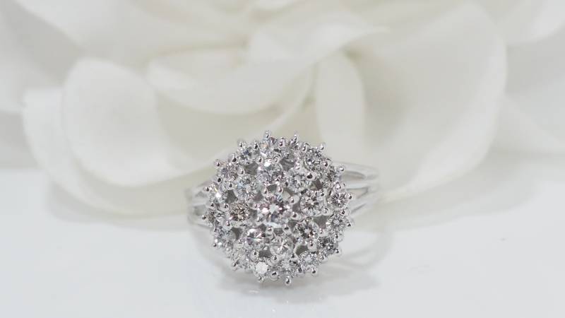 Bague double entourage en or blanc et diamants en vente à Marseille - rf 31982