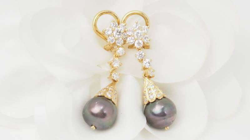 Boucles d'oreilles en or jaune, Diamants et perles de Tahiti en vente près d'Aix en Provence - rf 32802